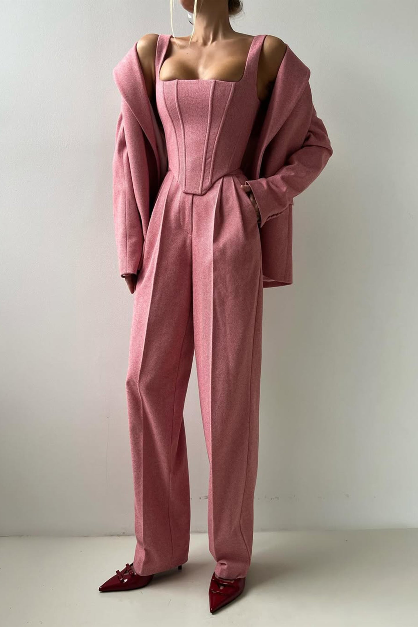 Roos | Mujer Conjunto de Tres Piezas con Blazer Estructurado