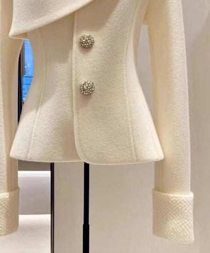 Tina | Mujer Blazer Asimétrico Entallado con Botones