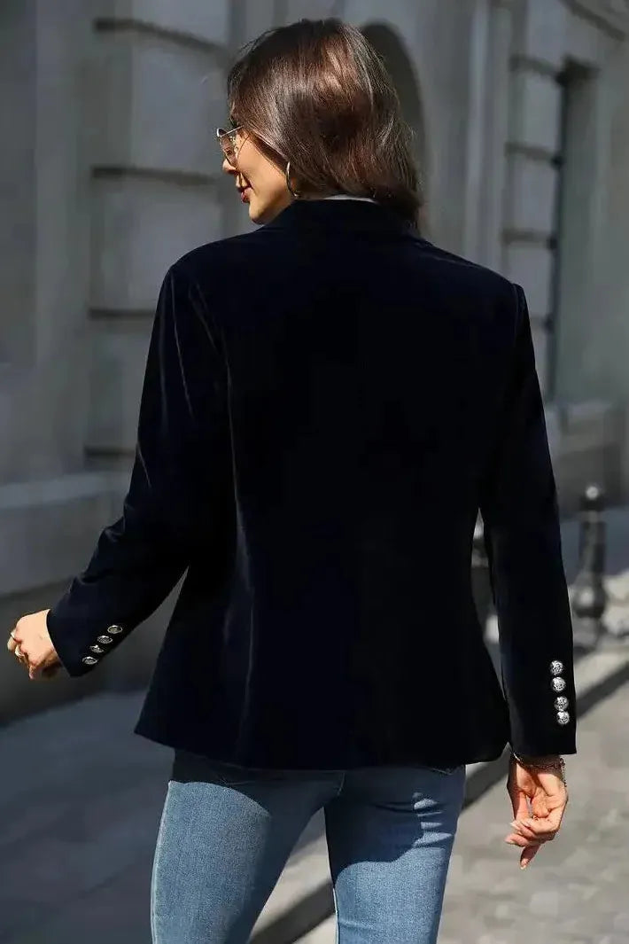 Victoria | Mujer Blazer Estructurado con Botones Dorados