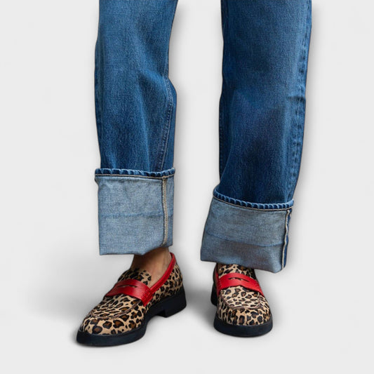 Liora | Mujer Zapatos de Ante con Estampado de Leopardo y Punta Redonda