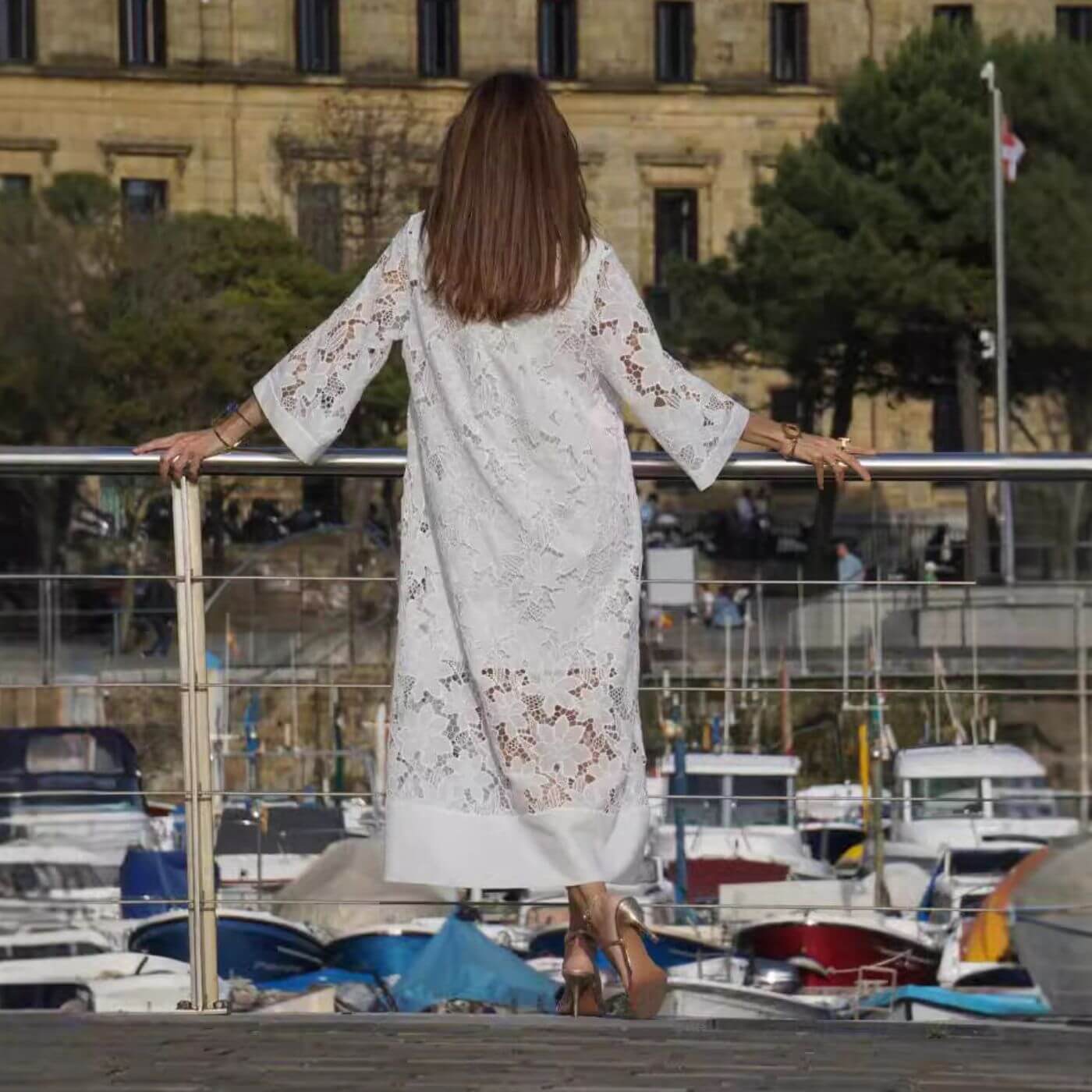 Lois | Mujer Vestido de Verano Ceñido con Encaje y Escote en V