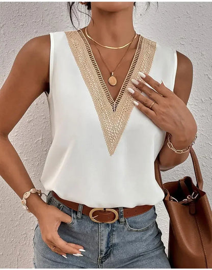 Daria | Mujer Top de Encaje Refinado en Cuello y Mangas