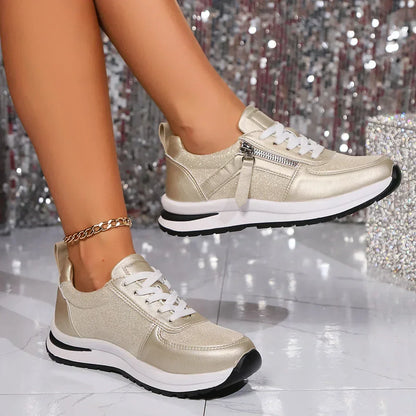 Riley | Mujer Zapatillas con Acabado Metálico y Cremallera Lateral