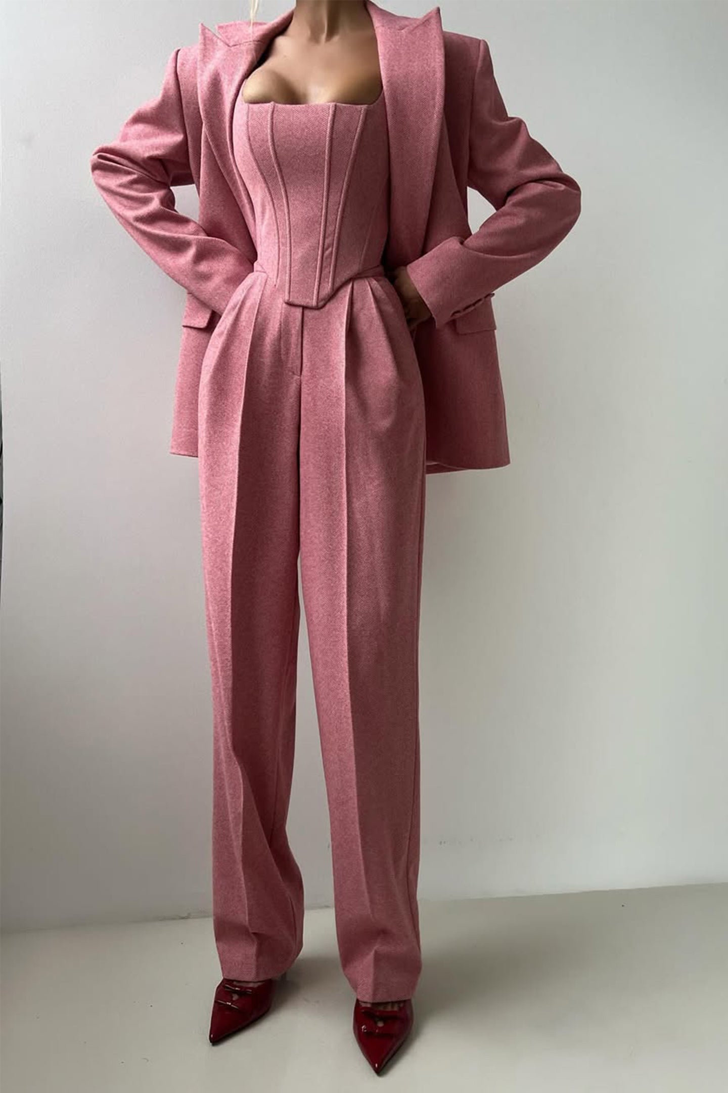 Roos | Mujer Conjunto de Tres Piezas con Blazer Estructurado