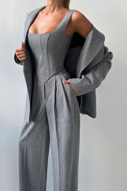 Roos | Mujer Conjunto de Tres Piezas con Blazer Estructurado