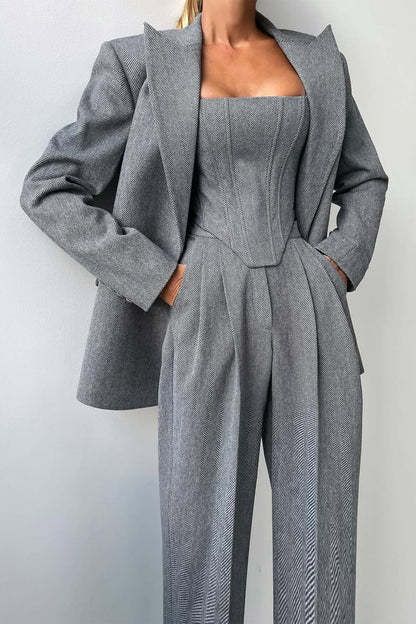 Roos | Mujer Conjunto de Tres Piezas con Blazer Estructurado