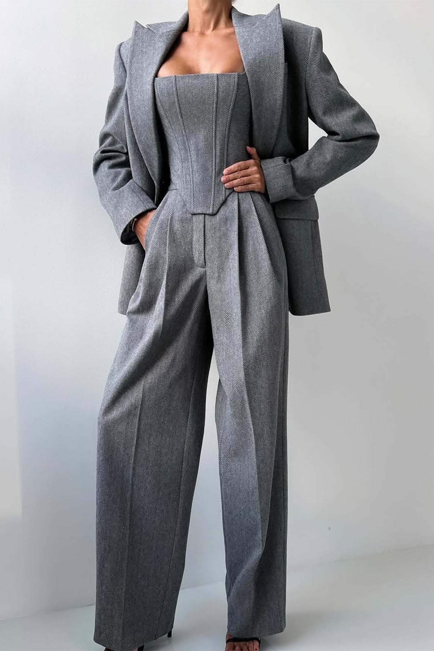 Roos | Mujer Conjunto de Tres Piezas con Blazer Estructurado