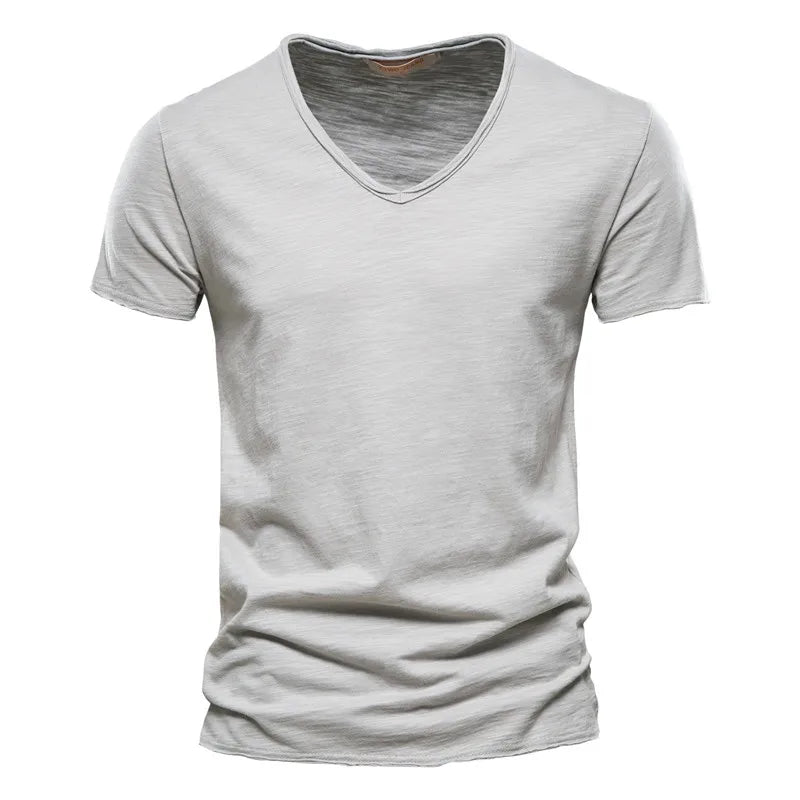 Léon | Hombre Camiseta Básica de Algodón con Escote en V