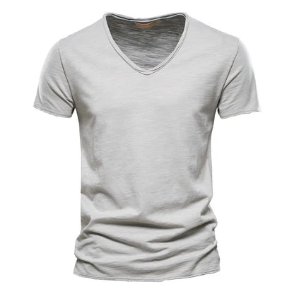 Léon | Hombre Camiseta Básica de Algodón con Escote en V