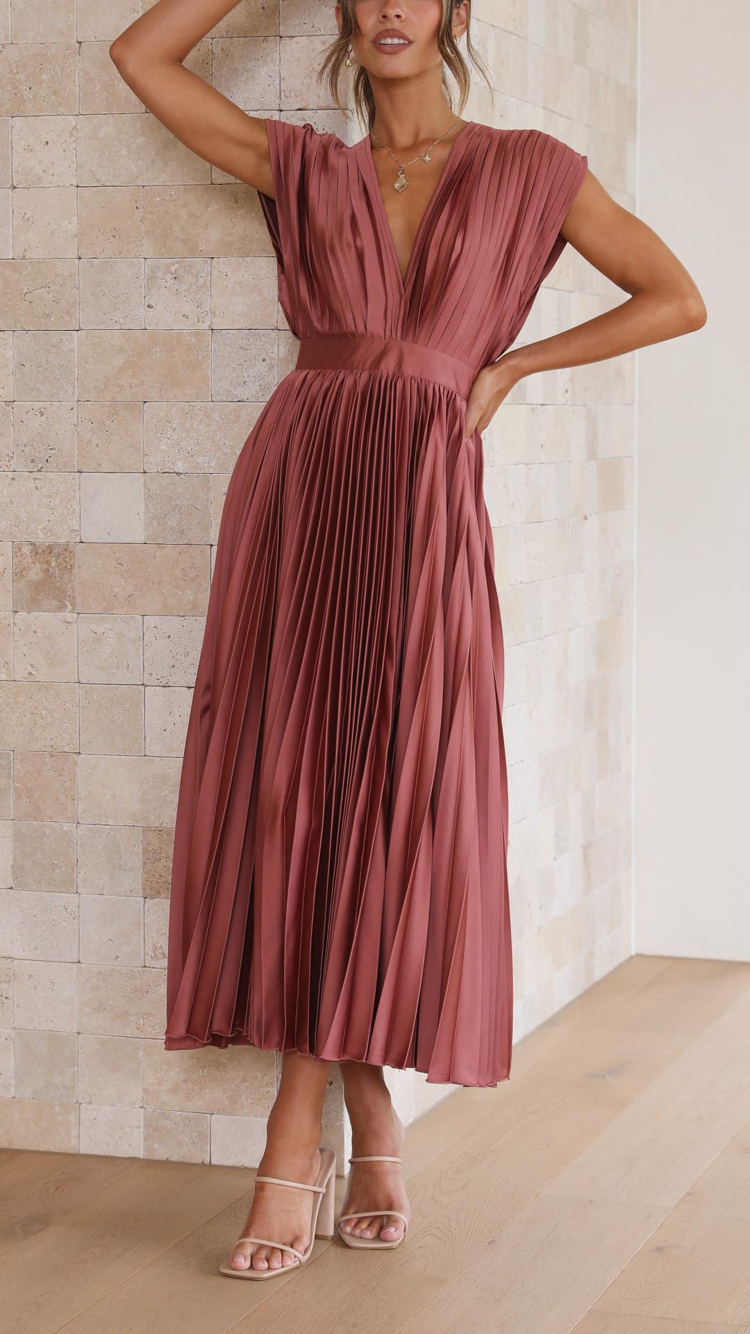 Charlene | Mujer Vestido Maxi Plisado con Escote en V