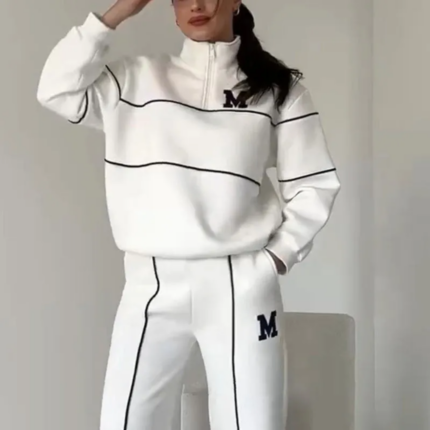 Michigan | Mujer Mono Deportivo Estilo Varsity con Media Cremallera