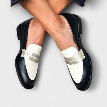 Xara | Mujer Mocasines Negros con Acabado Metálico
