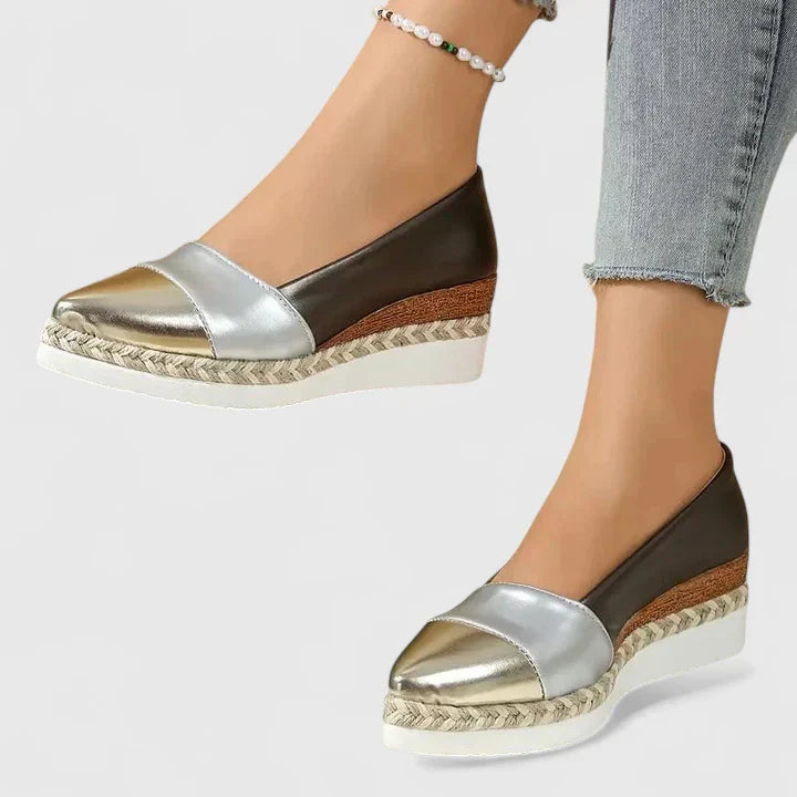 Janine | Mujer Espadrilles de Cuña Metalizada con Punta Cerrada